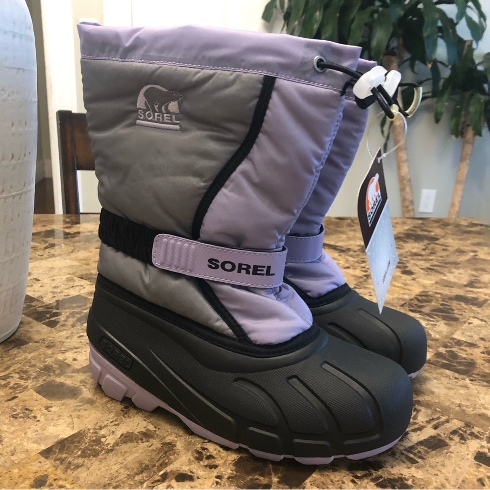 Sorel Lavender & Grey Kids Ski/Snow Boots, BNWT Size 4, perfect condition